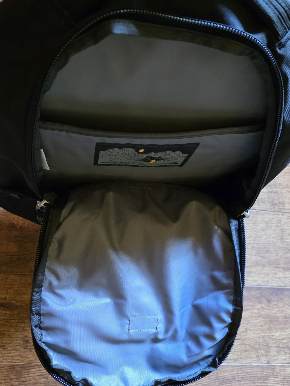 The North Face U Jester Everyday Backpack - PEGRN/BLK - Picture 8 of 11